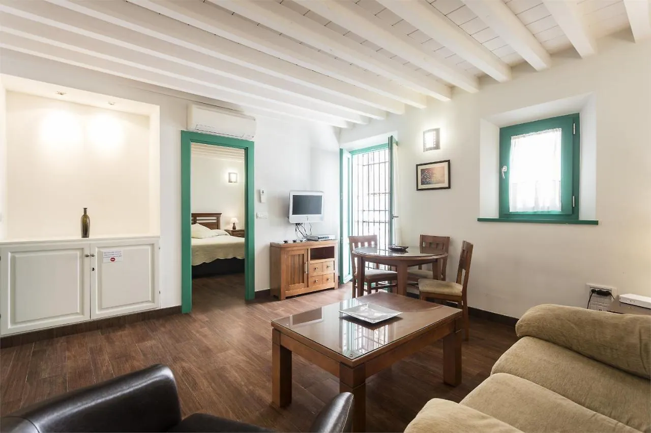 Apartamentos Laurel Suites Granada 0*,  Spain